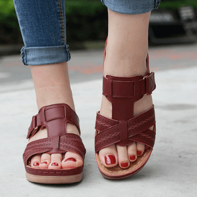 Women’s Open Toe Flat Sandals with Multi Strap Design and Buckle Detail