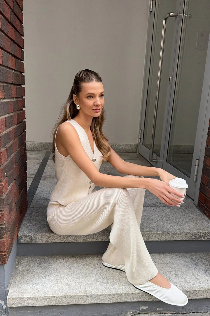 Women’s Ribbed Knit Vest and Pants Set